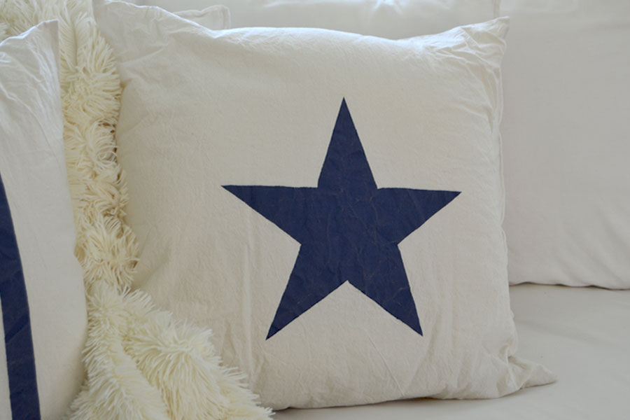 Almohadón Estrella Azul 60 x 60 cm